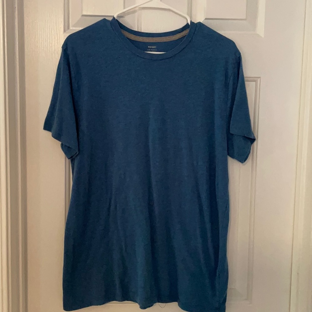 Old Navy t shirt